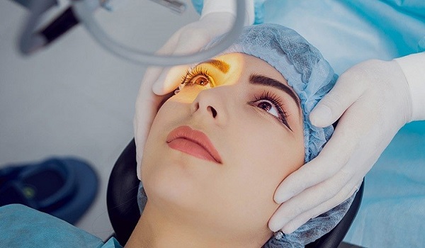بررسی بهترین عمل جراحی لیزری برای برداشتن عینک