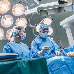 مقایسه درآمد هوشبری و پرستاری در سال 1404 | کدام پردرآمدتر است؟