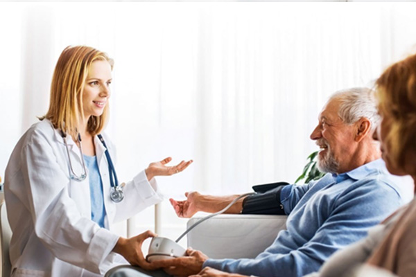 وظایف و خدمات پزشک عمومی در منزل
