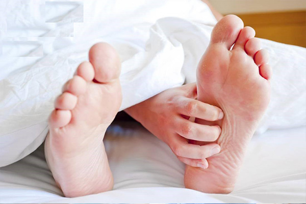 بررسی علائم و نشانه‌های خارش بدن در شب
